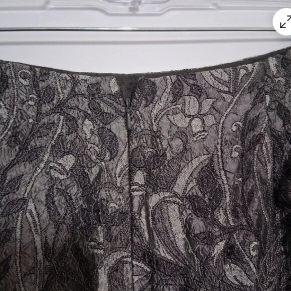 Maggy London Pencil Skirt Gray Floral Stitched Classic Lined Size 8 NWT E2 - Picture 3 of 6